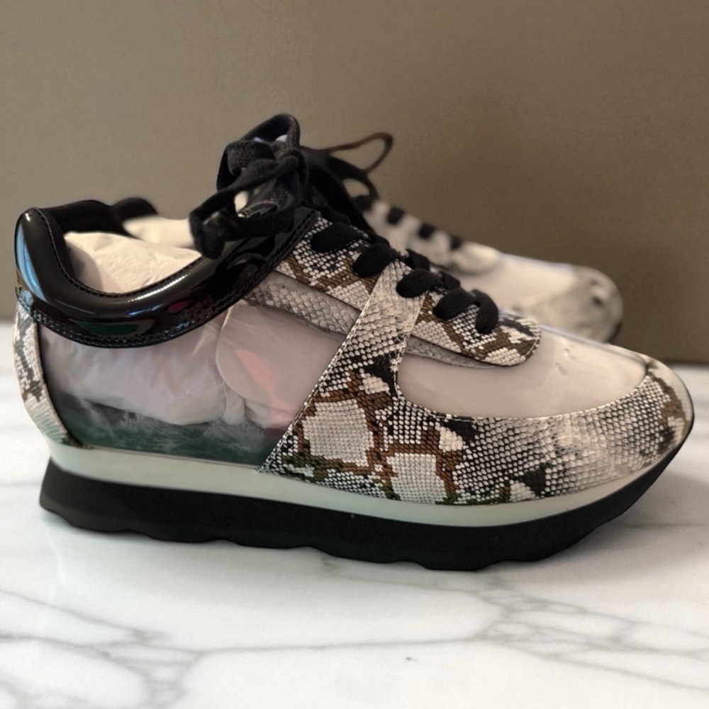 Chic JESSICA RICH Snakeskin Women's Sneakers NEW IN BOX Size 37/7